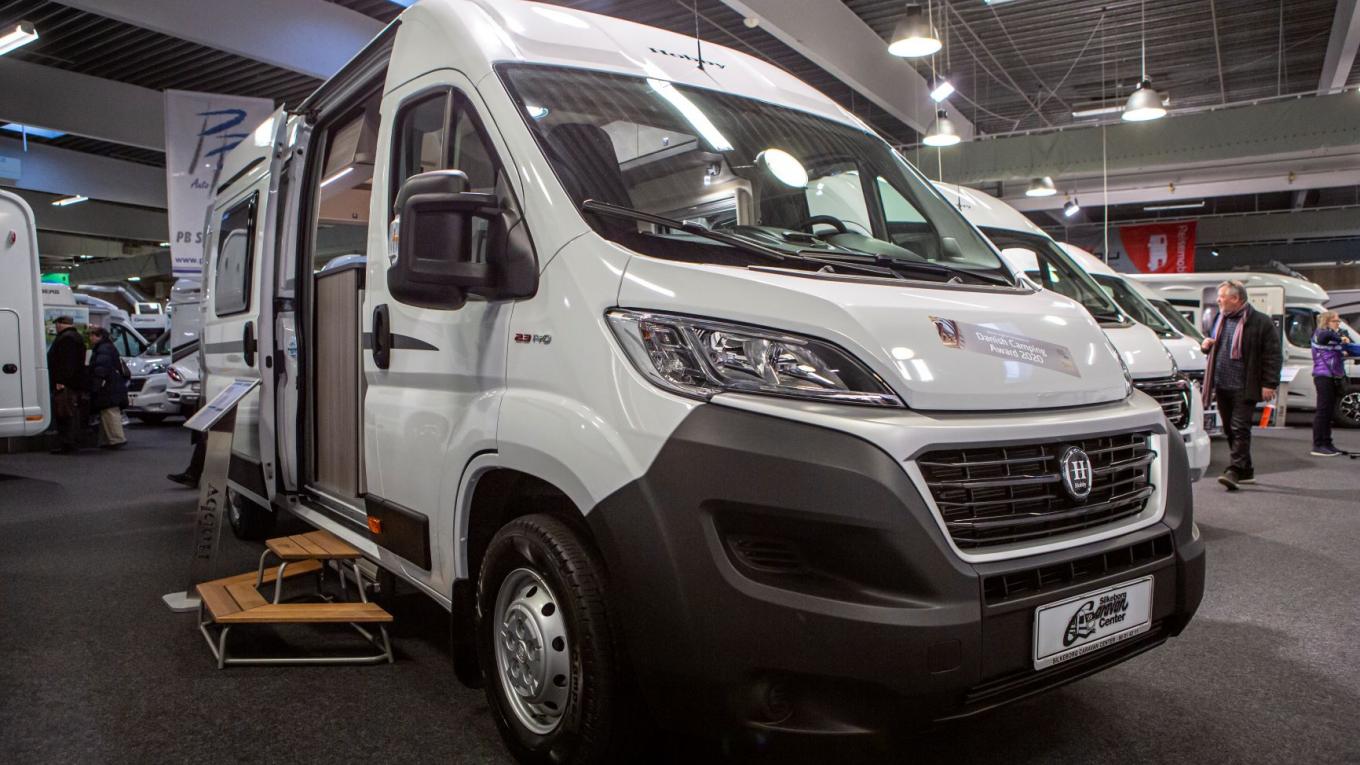 Autocampere og vans har hidtil været udstillet sammen med campingvognene på de danske messer, men i weekenden den 30. oktober-1. november får de deres helt egen messe i Fredericia. Autocampere og vans har hidtil været udstillet sammen med campingvognene på de danske messer, men i weekenden den 30. oktober-1. november får de deres helt egen messe i Fredericia.