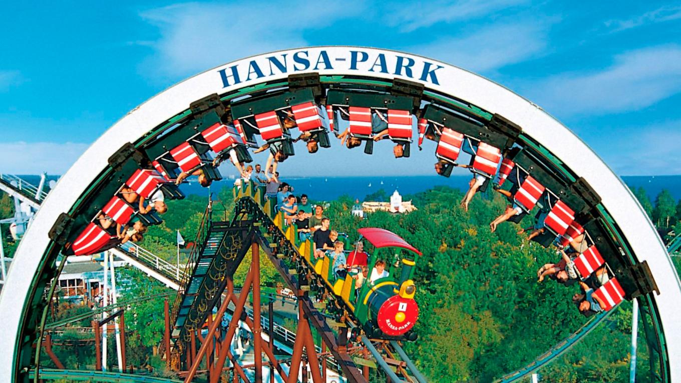 Hansa Park i Nordtyskland tiltrækker mange børn og barnlige sjæle. Det er bare en af de mange oplevelser, du kan komme tættere på på Scandlines' nye site 'Tæt på Tyskland'. Hansa Park, attraktioner, oplevelser, Tæt på Tyskland, inspirationssite, Scandlines, Nordtyskland