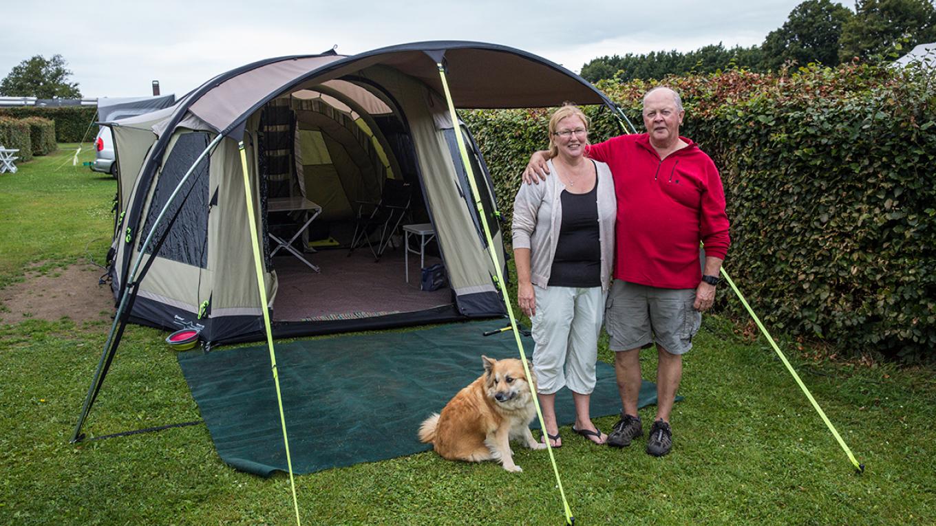 Ninna og Poul Harkjær er teltentusiaster og camperer i telt året rundt. De elsker komforten og de mange muligheder. Telt, teltcamping, camping, telt året rundt, campingtelt, Poul Harkjær, Ninna Harkjær