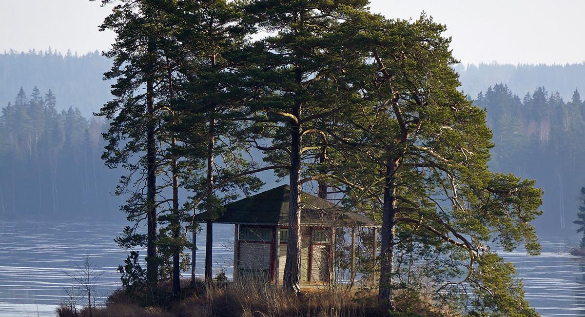 Øen Ramoa er en fantastisk oplevelse, der ligger midt i et smukt ørige, og man kommer kun dertil efter 20 minutters sejlads. Sverige, VisitSweden, Ramoa, ø, natur, sov i pagt med naturen